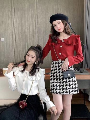 Early autumn 2019 light-skilled net red figure-building doll collar knitted cardigan women's long-sleeved thin bottom sweater with bells