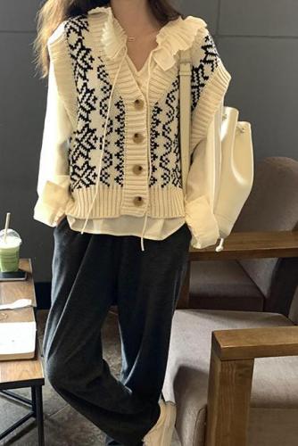 Fu ancient contrast pattern sweater vest Korean version loose and thin V-neck jacquard thread sweater cardigan women