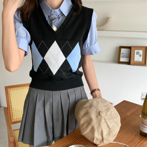Korean college style American retro versatile V-neck diamond lattice knitted vest
