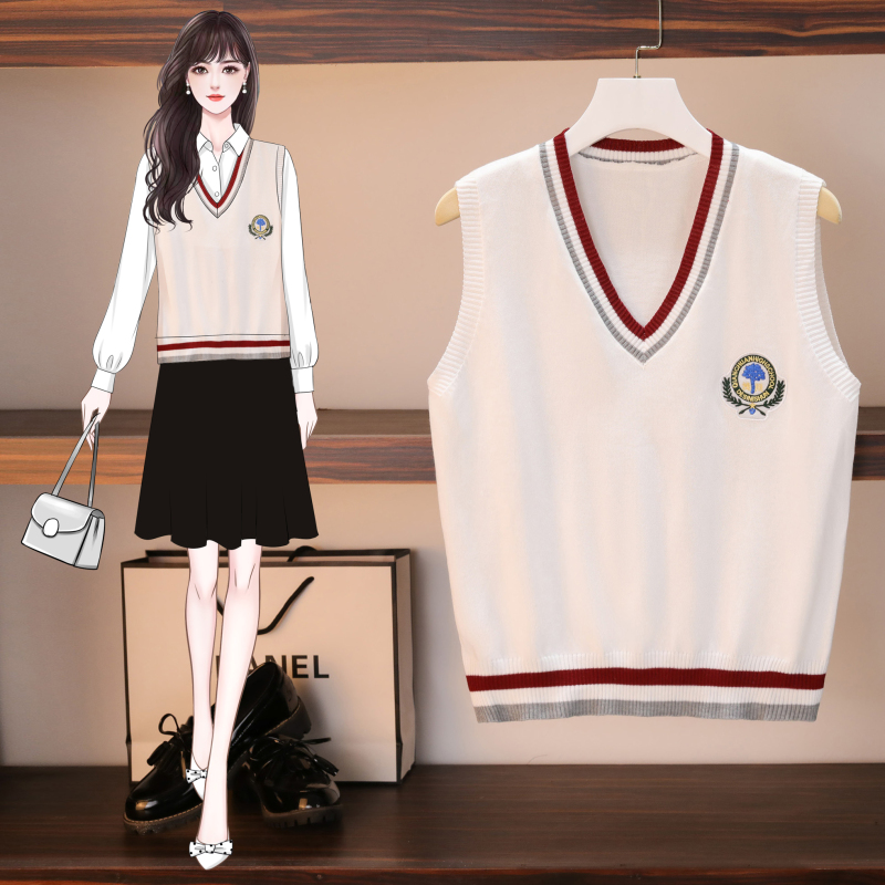 Real shooting sleeveless V-neck knitted vest female autumn high school students young girls college style small fresh sweater Ma Jiachao