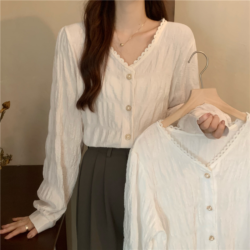 Autumn new Korean lace stitching shirt with unique design