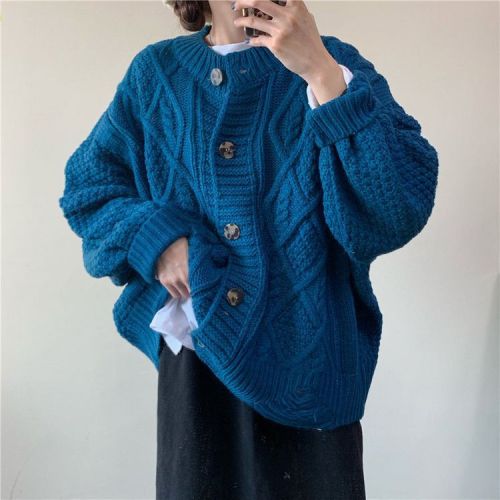Lazy wind and sun is a very fairy sweater. Women's loose knit cardigan in autumn and winter . Twist sweater short coat