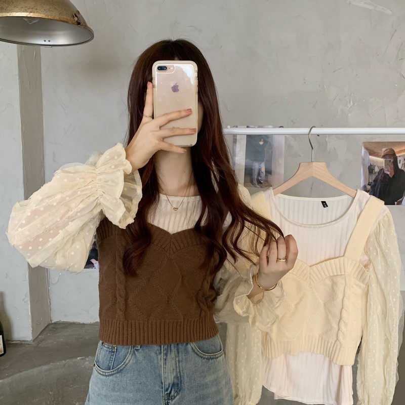 New price real auction French retro jacquard wool suspender vest bud sleeve lace shirt two-piece set