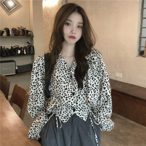 Real price! Sweet cool design sense drawstring lace up short shirt French V-neck retro leopard top