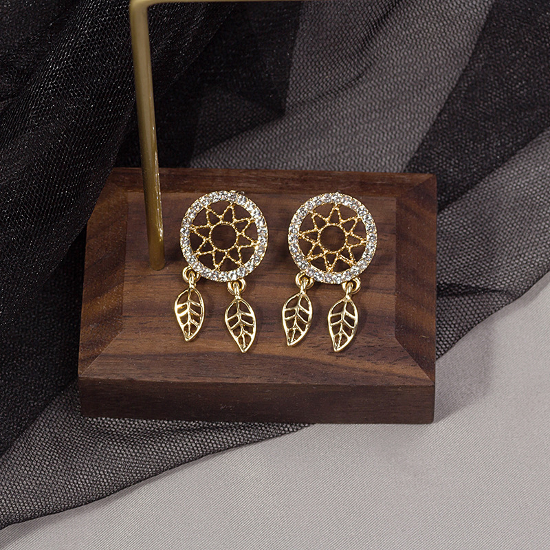 Silver needle exquisite slightly inlaid flash diamond hollow Earrings retro small harbor wind dream catcher ins Earrings