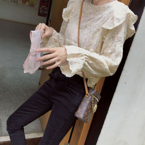 French foreign style trumpet sleeve lace shirt autumn new large fat mm retro sweet long sleeve apricot top