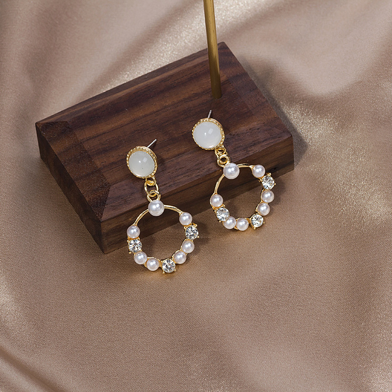 Silver needle lovely circle geometric Pearl Earrings show thin and fresh air diamond inlaid zircon Pearl Earrings