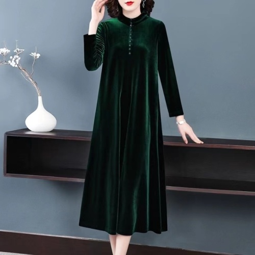 Large golden velvet new dress women's autumn and winter noble foreign style knee long mother's broad wife's dress