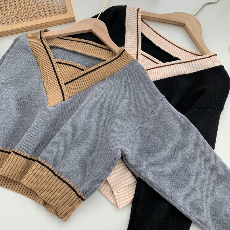 Early autumn new women's top V-neck French retro fake two-piece short sweater