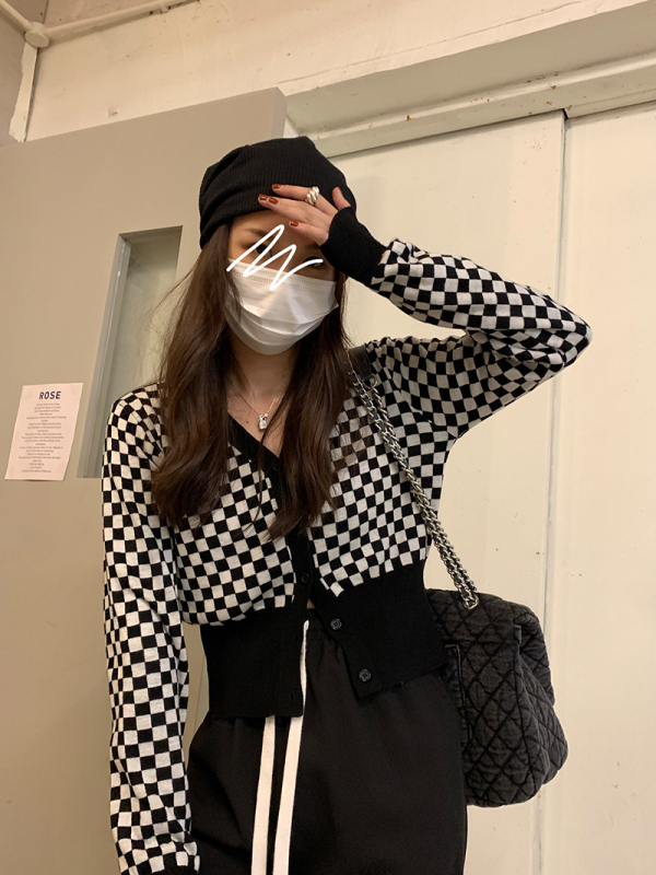 Temperament Fashion Square check sweater Korean V-neck color blocking short commuter long sleeve top women's early autumn