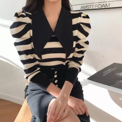 Aw2021 new women's Polo Lapel stripe bubble sleeve versatile sweater