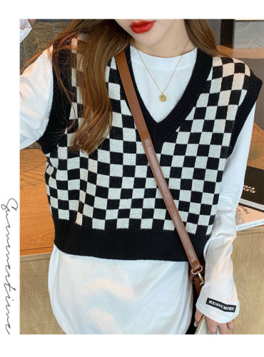Plaid knitted waistcoat women's spring and autumn design sense checkerboard V-neck lap over Sweater Vest