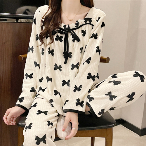 New real price real shooting autumn and winter coral velvet autumn and winter pajamas women's wool long sleeve Lapel home suit