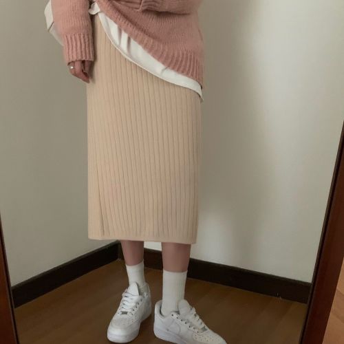 The new real shooting real price pit strip high waist knitted skirt is versatile, slim, baggy hip split medium and long skirt