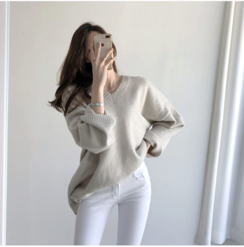 2021 Korean V-neck Pullover loose white bottomed sweater in autumn and winter lazy wind wearing black sweater for women