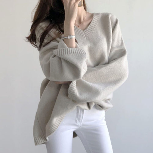 2021 Korean V-neck Pullover loose white bottomed sweater in autumn and winter lazy wind wearing black sweater for women