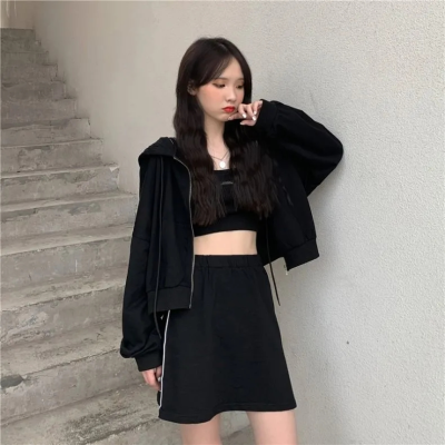 Sweater women's loose Korean jacket 2020 new spring and autumn long sleeve small short sport top student