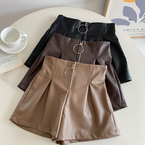 Real price casual pants women's spring and autumn high waist thin wide leg pants small black versatile leather shorts