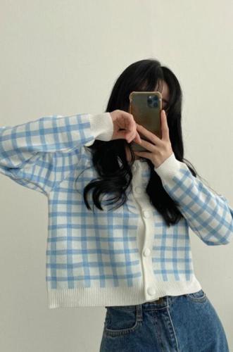 Plaid cardigan sweater women's autumn and winter new Korean color Plaid short round neck sweater coat