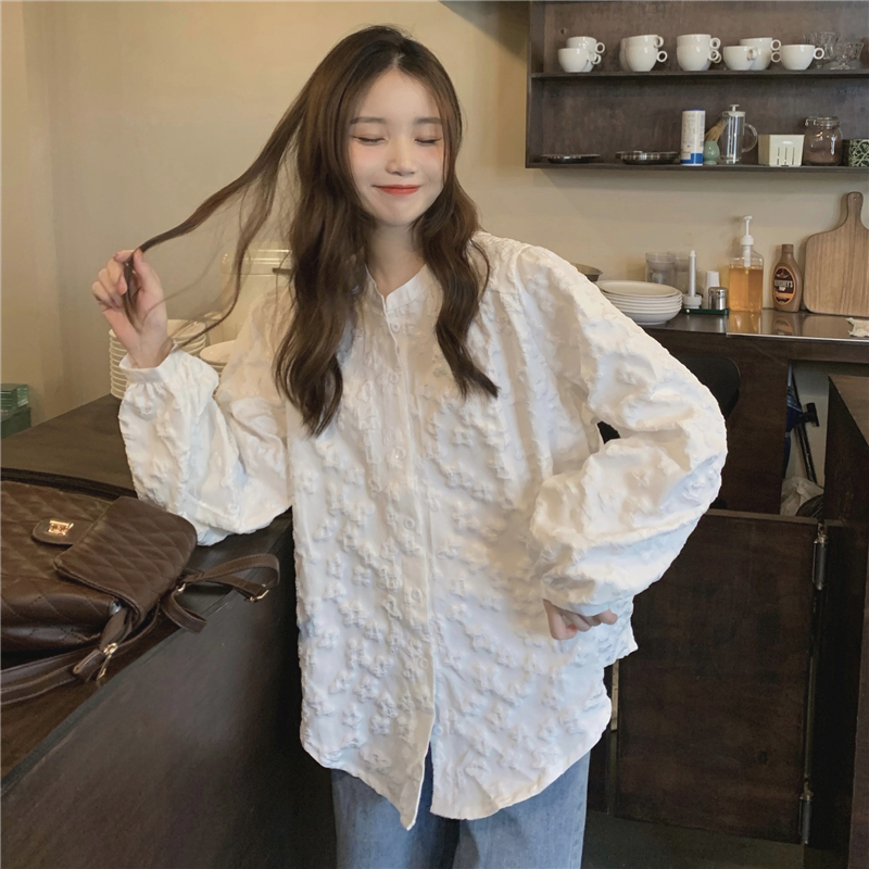 Real shot real price autumn Korean version wide loose white three-dimensional embroidered shirt design sense minority coat
