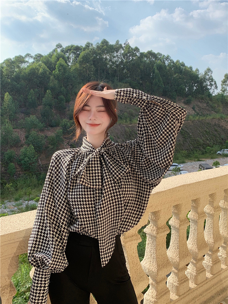 Real price thousand bird lattice Ribbon Shirt bandage bat sleeve bow knot loose and thin bottomed minority blouse