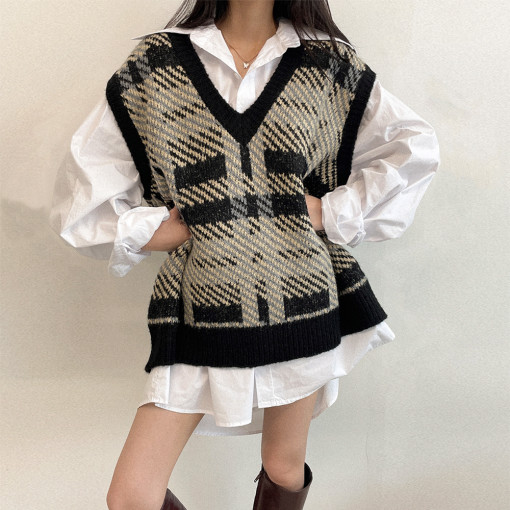 Vintage Plaid loose knit vest