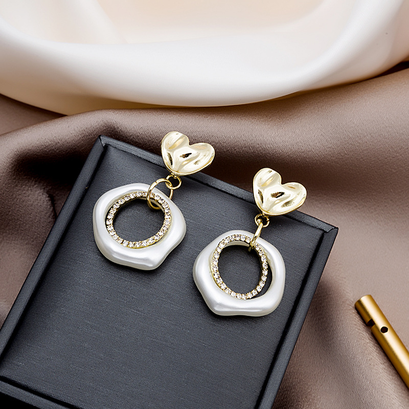 Real shot silver needle love Circle Earrings minority design sense Earrings women's new fashion net red Earrings
