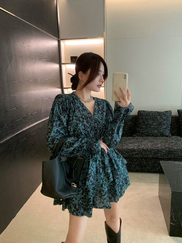 Real shooting real price autumn new Korean style gas collar closed waist thin Ruffle Floral Dress