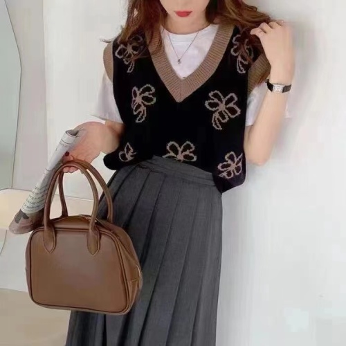 2021 new style small fresh outer lap wear V-neck cute age reducing loose short knitted vest women