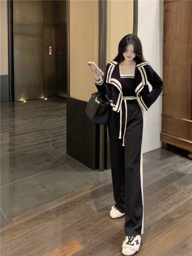 Real price and real shooting short style inner coat contrast color sweater coat straight tube leisure wide leg pants three piece set