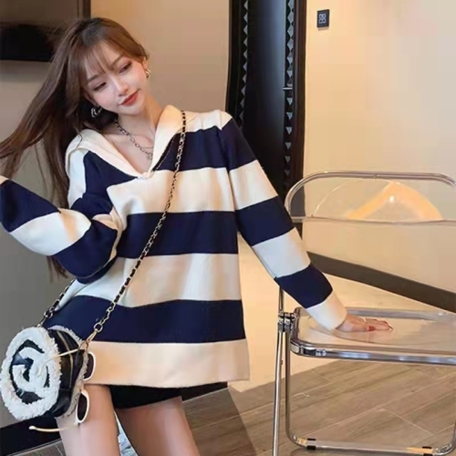 Autumn French retro Royal sister wind Navy neck striped sweater women's thin high-grade sense sweater top