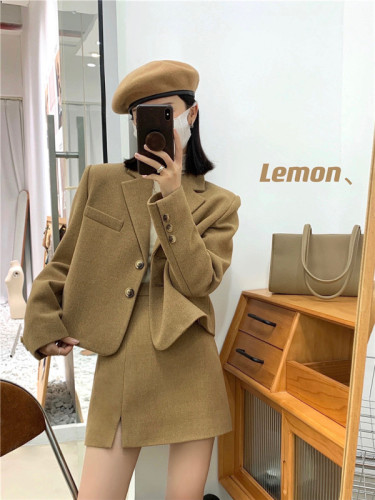 Autumn and winter new 2021 Korean version simple and versatile temperament leisure wool suit short coat + solid A-shaped skirt