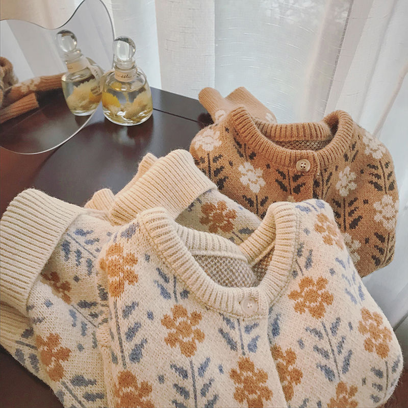 Spring and autumn 2021 new Korean version of exotic flower round neck sweater women wear lazy style knitted cardigan coat