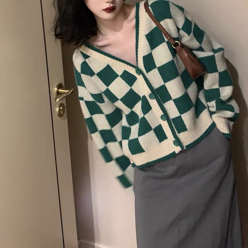 Chess plaid sweater coat women's spring and autumn 2021 New Retro Japanese lazy wind loose V-neck knitted cardigan