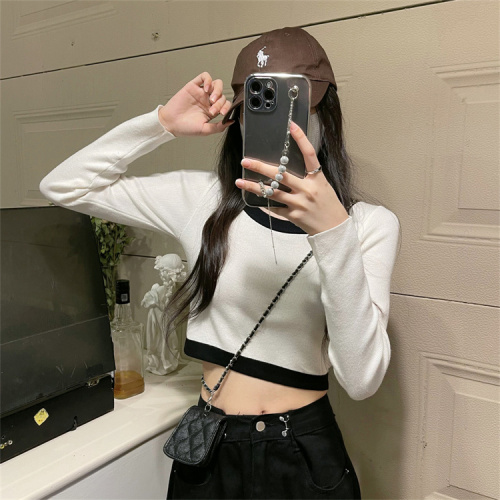 Real price and real shooting spring and Autumn New Women's color contrast short top, foreign style, with long sleeve knitted bottom shirt inside