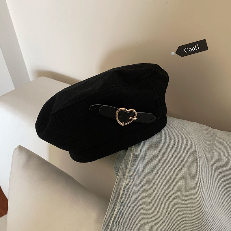 Real price autumn and winter Korean love black sweet cool metal Beret female retro artist hat