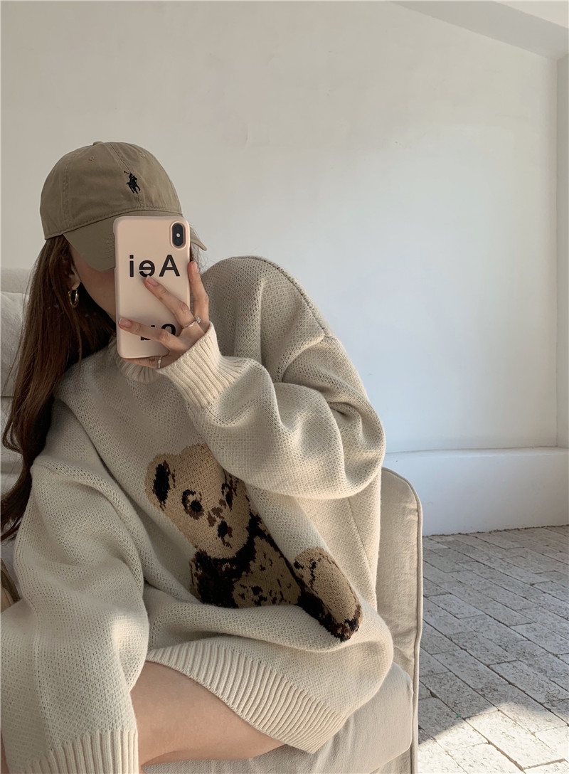 Real price cute bear round neck thin loose medium length sweater
