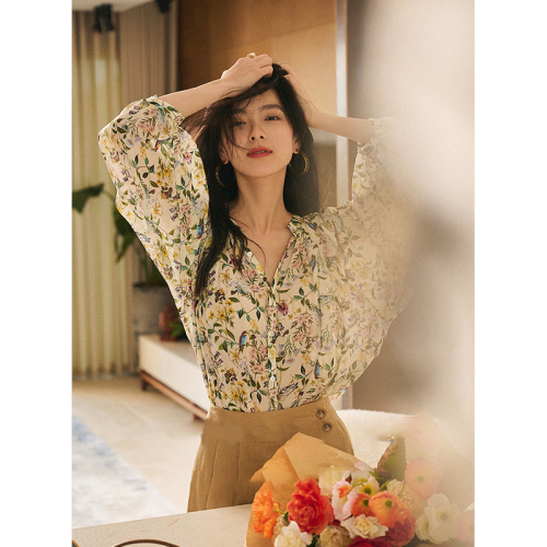 Early autumn French thin 7 / 4 sleeve top female Xia Xianxian design sense of minority chic small shirt broken Flower Chiffon shirt