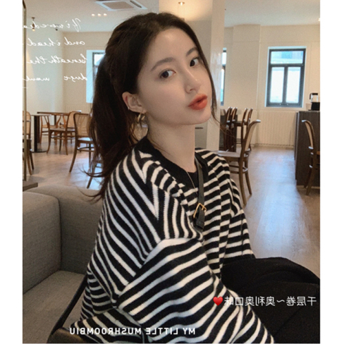 Melaleuca crisp stripe sweater Korean version leisure young girls' small loose stripe sweater