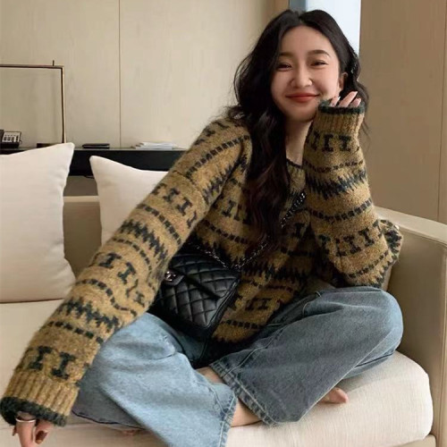Lazy wind round neck Pullover diamond lattice sweater female design sense of minority spring and autumn loose outer wearing knitted top
