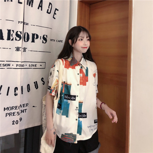 Live shooting small video new Korean version loose and versatile design sense small crowd shirt westernized shirt