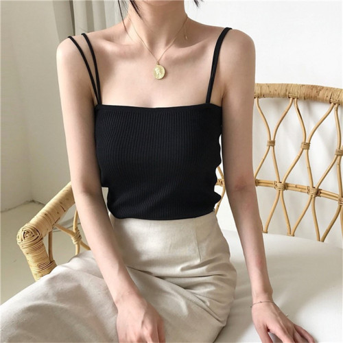 The Korean version of the simple knitted suspender vest with shoulder straps and body-building undercoat has been tested in real price.