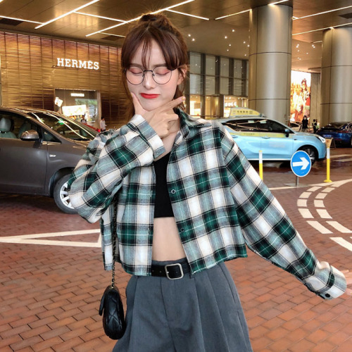 Real Price ~Korean Edition Loose Short Chequered Shirts Female Students Put on Retro Autumn Clothes