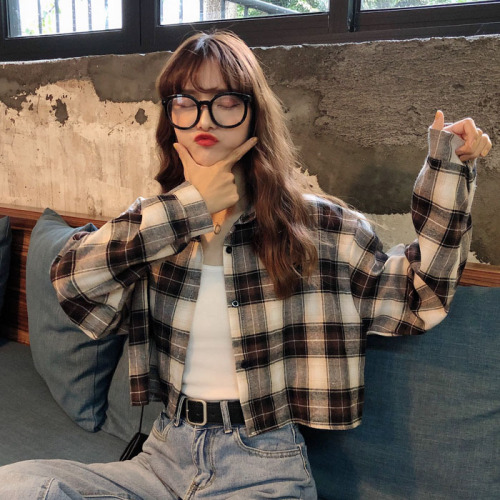 Real Price ~Korean Edition Loose Short Chequered Shirts Female Students Put on Retro Autumn Clothes