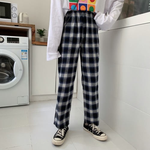 Fair-priced real-time photograph of the College Wind Nine Gong Ge pure-coloured smiling face with T-shirt, long sleeves and checked pants two sets