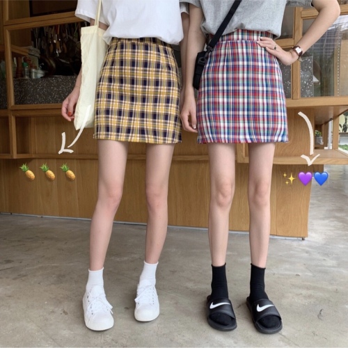 Real-price retro checked half-length skirt for women with high waist and short skirt in summer and slim A-shaped skirt skirt