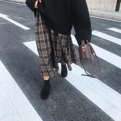 Real-price winter-Korean Brown checked half-length skirt and umbrella skirt