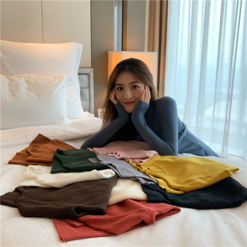 Real price return! Slender knitted sweater with long sleeves