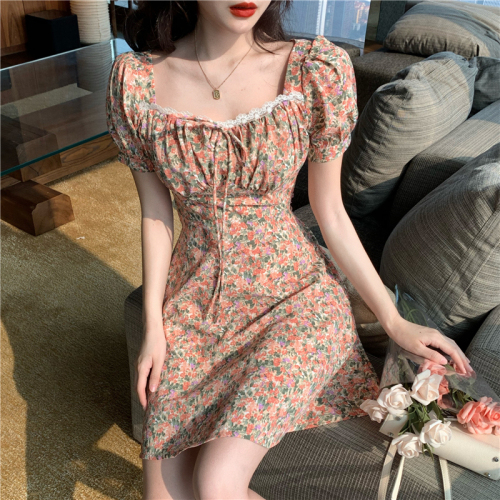 Real photo real price Korean version retro fragmentary flower short Cuihua small fresh small bubble sleeve Pleated Dress female