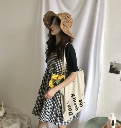 Price not less than 34 yuan real price ~Hanging grid college style doll dress